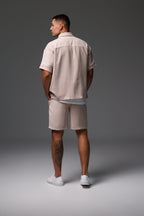 Чоловічий костюм: сорочка і шорти