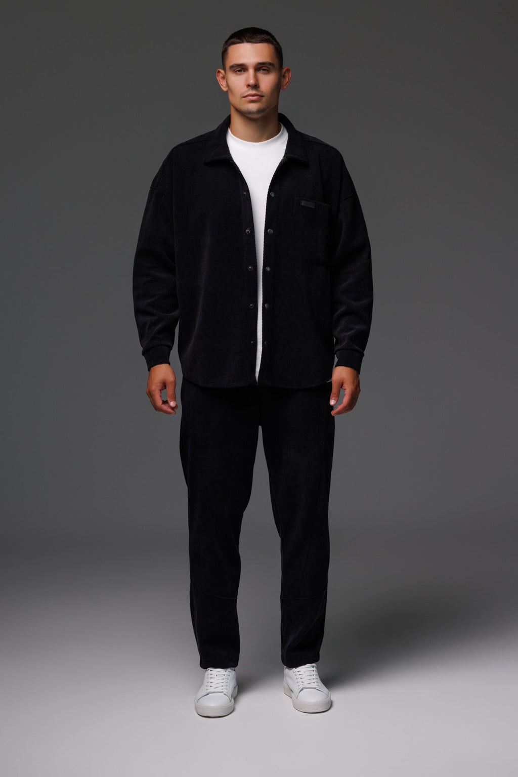 Чоловічий костюм: сорочка і брюки