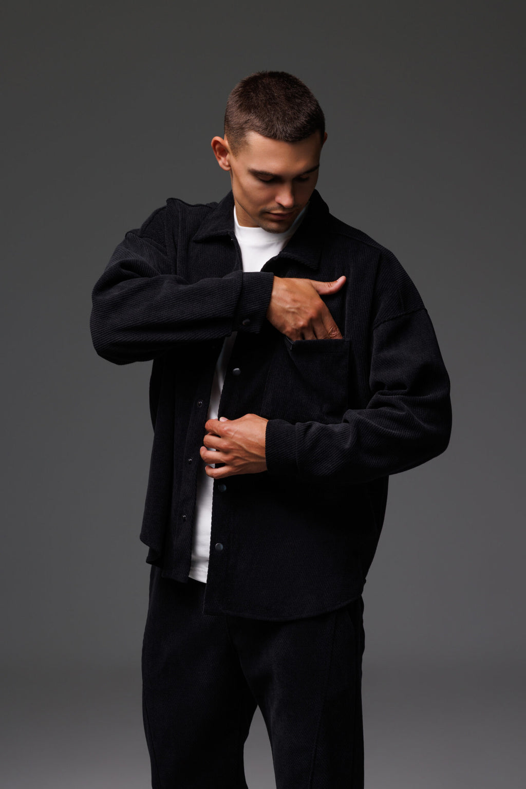 Чоловічий костюм: сорочка і брюки