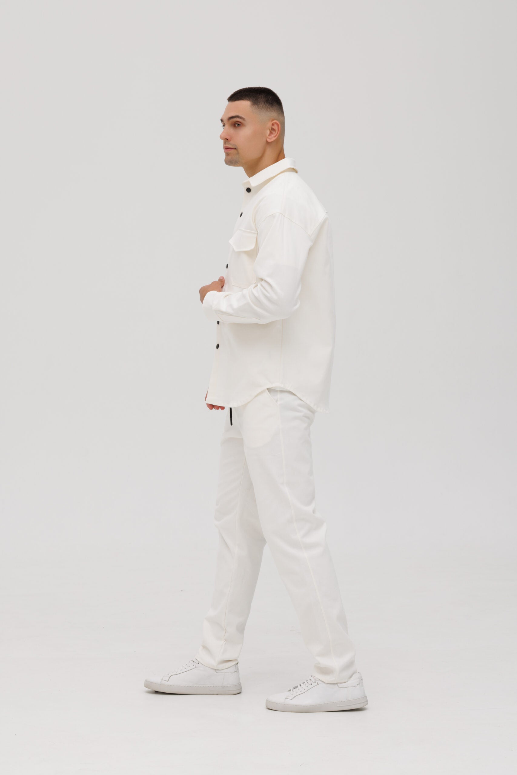 Чоловічий костюм: сорочка і брюки