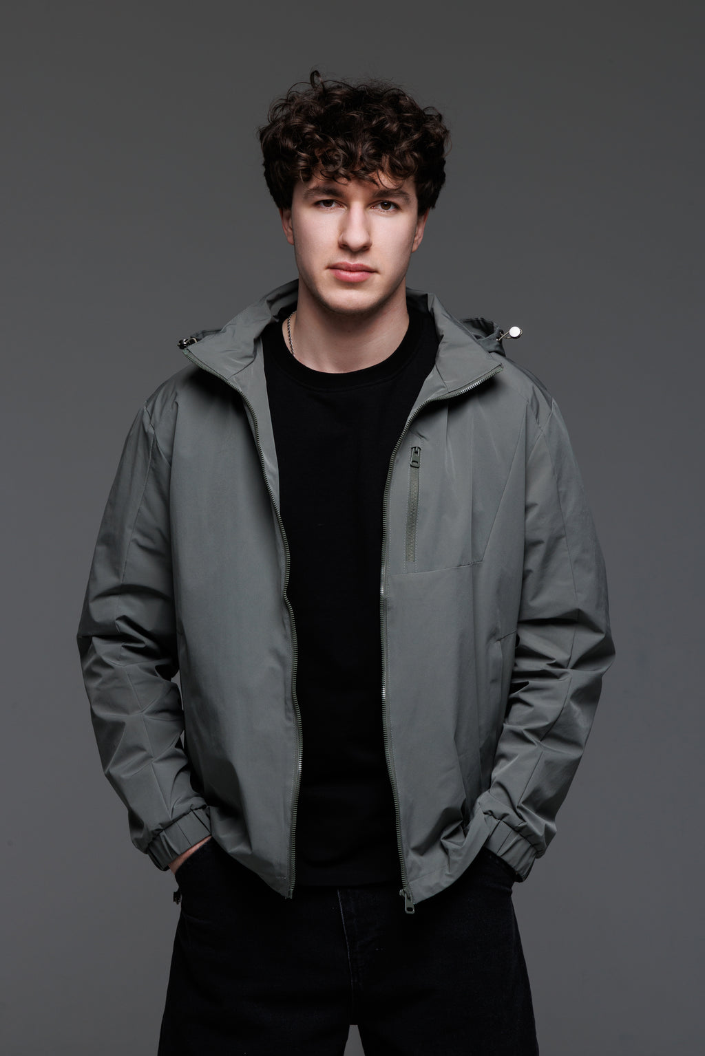 Куртка-ветровка