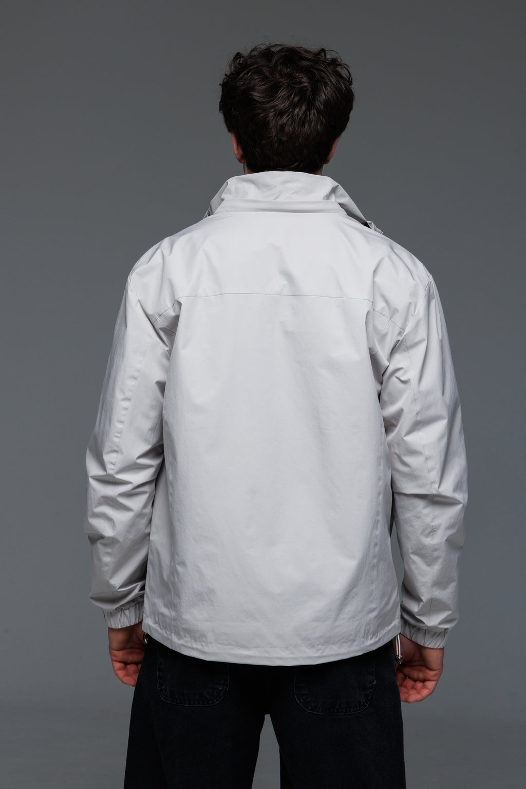 Куртка-ветровка