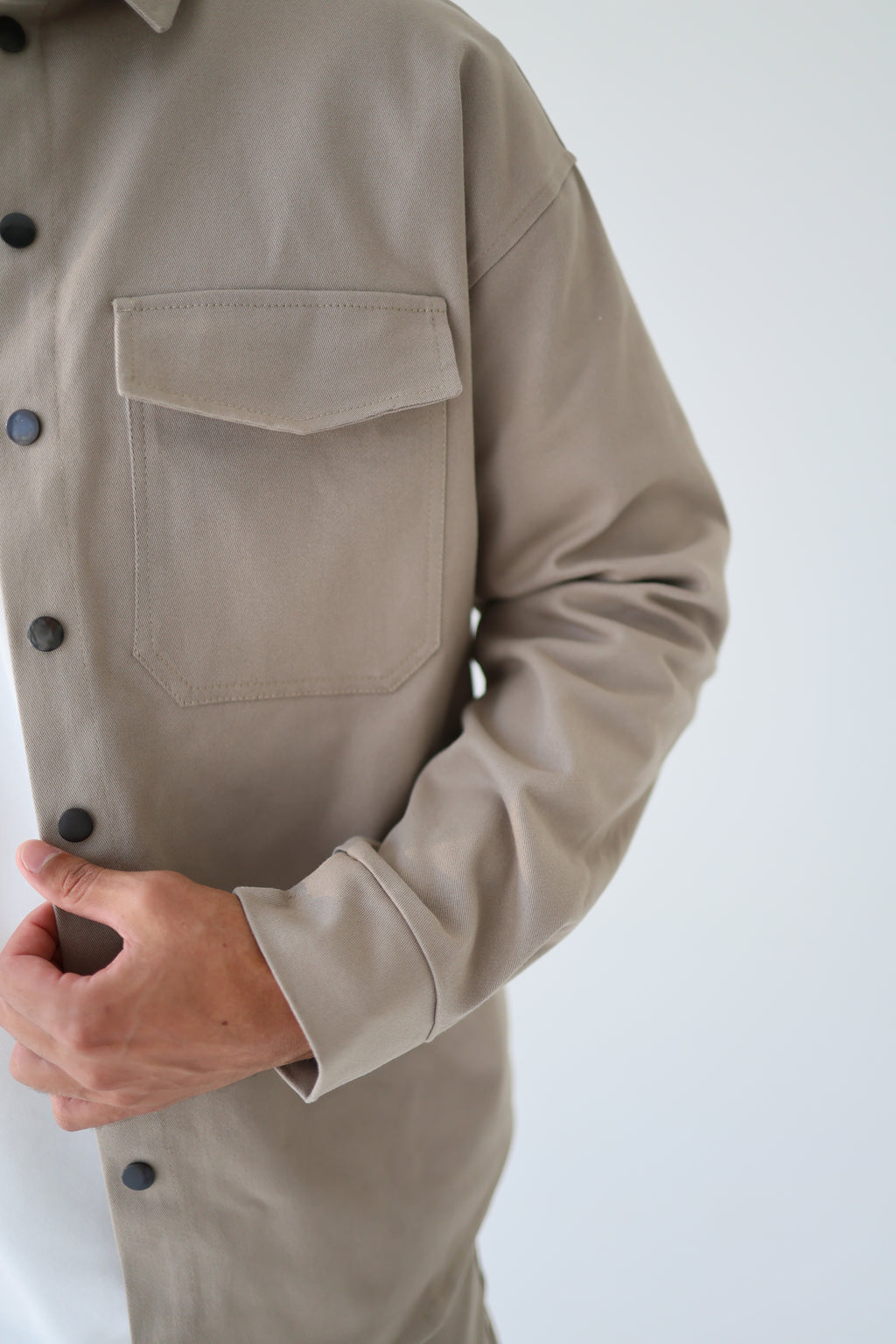 Чоловічий костюм: сорочка і брюки