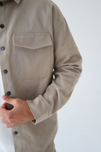 Чоловічий костюм: сорочка і брюки