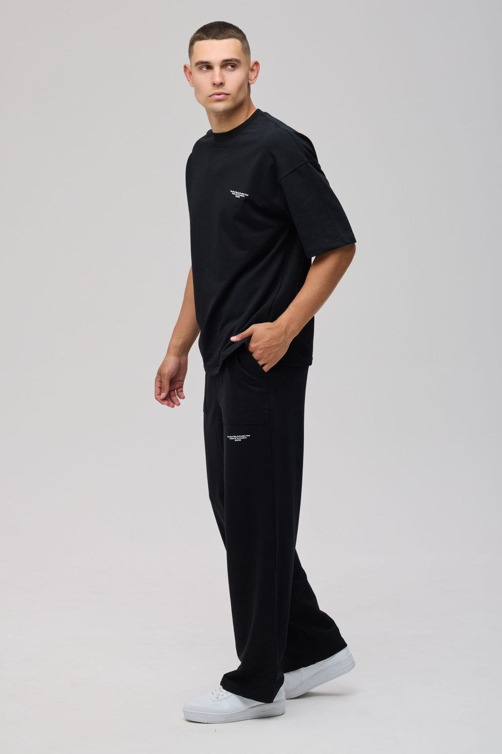 Спортивный костюм