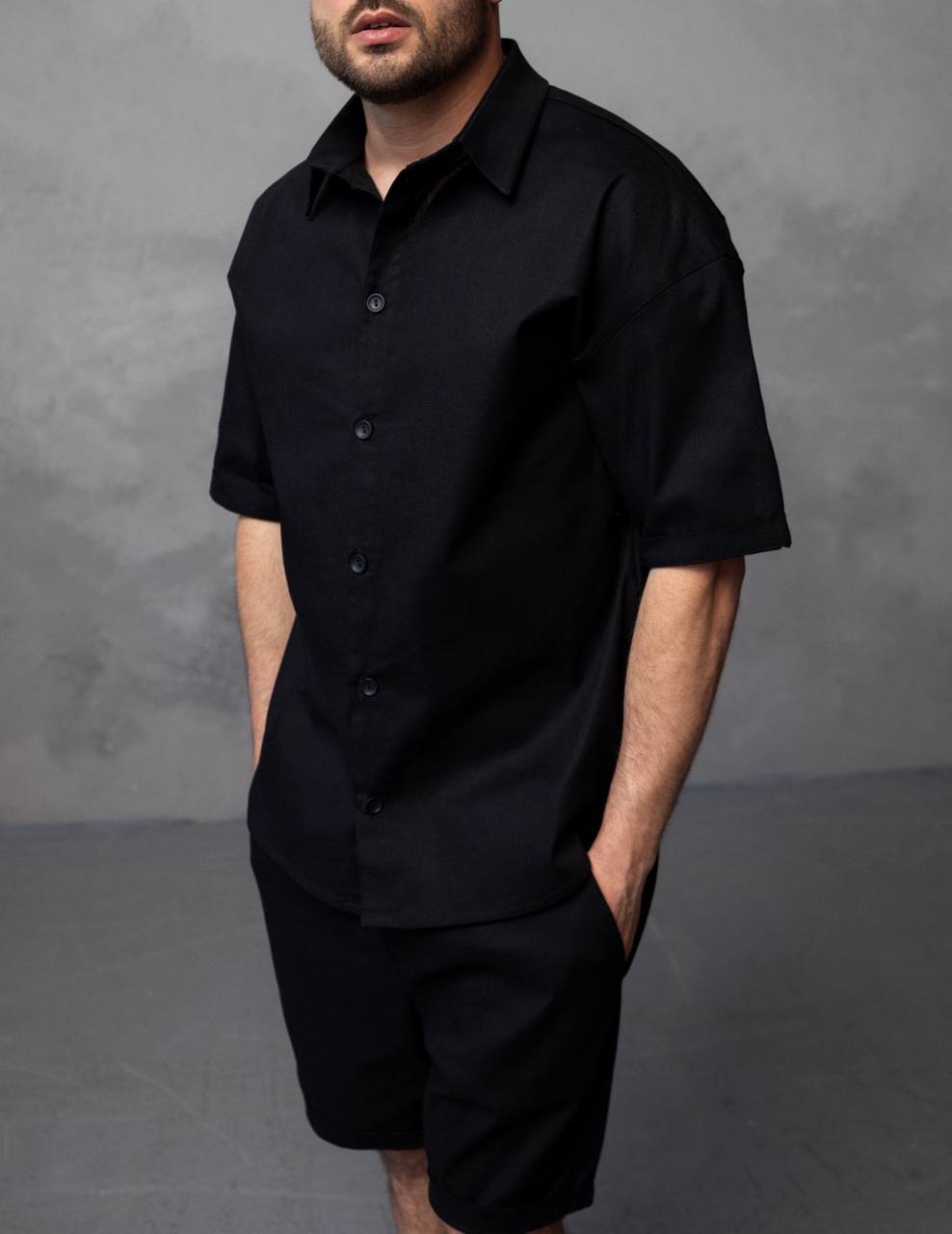 Чоловічий костюм: сорочка і шорти