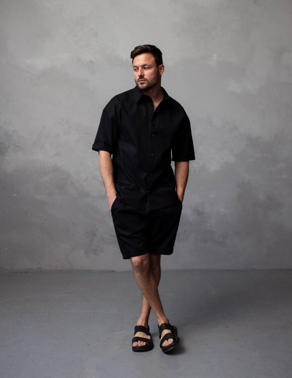 Чоловічий костюм: сорочка і шорти