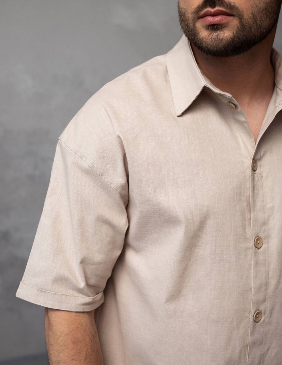 Чоловічий костюм: сорочка і шорти